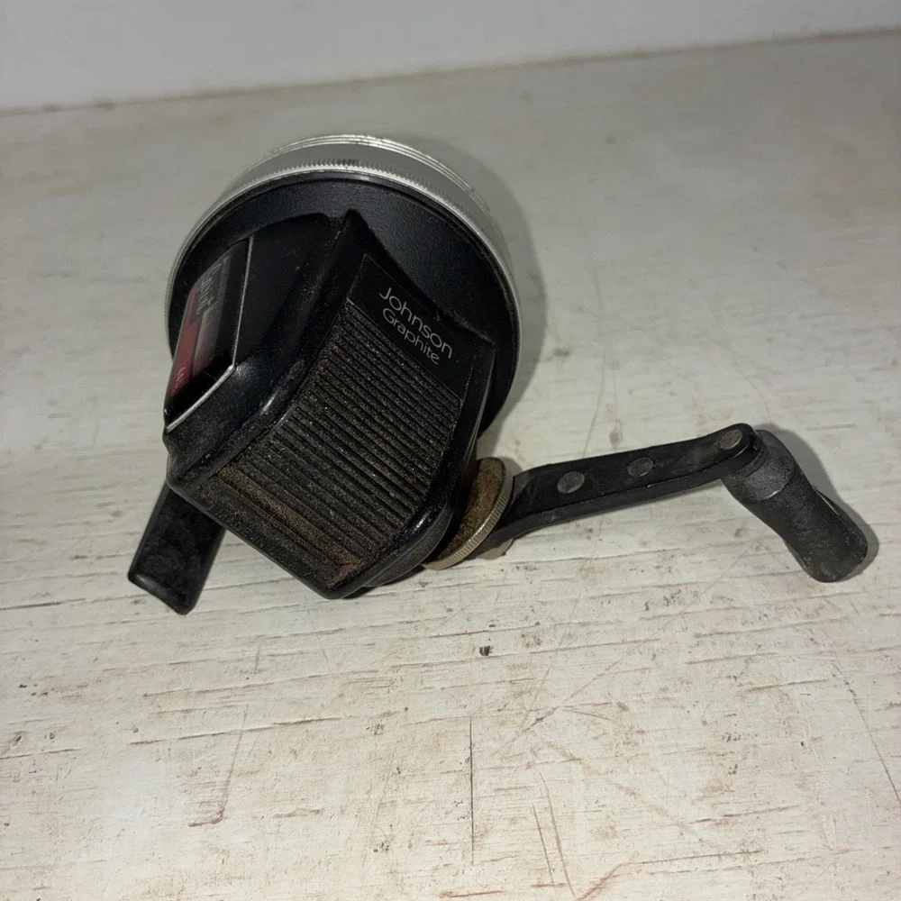 VINTAGE JOHNSON Spirit 445 SPIN CAST REEL GRAPHITE and ALUMINUM Working